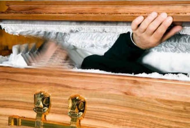 Mơ Thấy Quan Tài Mở Nắp: Giải Mã Ý Nghĩa Và Ứng Dụng 4 Nên làm gì khi mơ thấy quan tài mở nắp? Ứng dụng thực tế và lời khuyên
