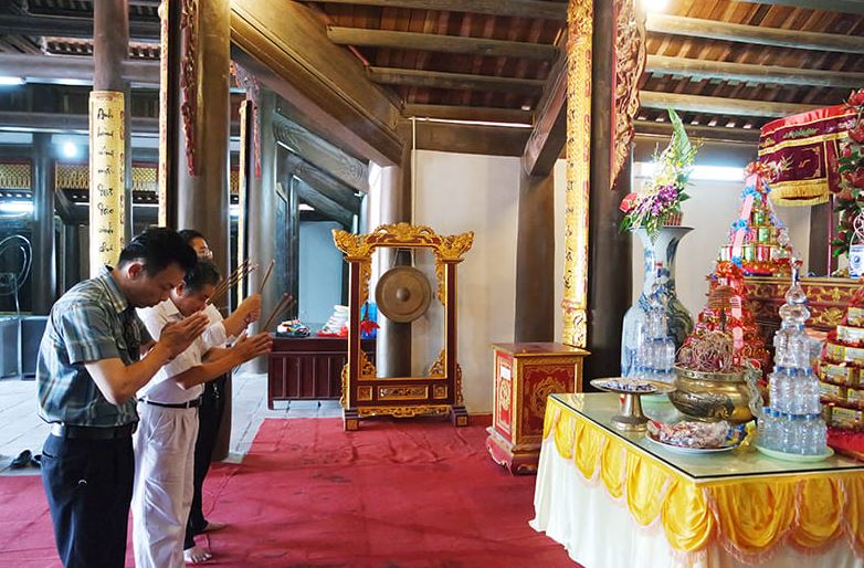 Ý Nghĩa Nghi Thức Cúng Bái Và Tưởng Nhớ Tổ Tiên 67 Các dịp quan trọng và văn khấn mẫu khi cúng tổ tiên